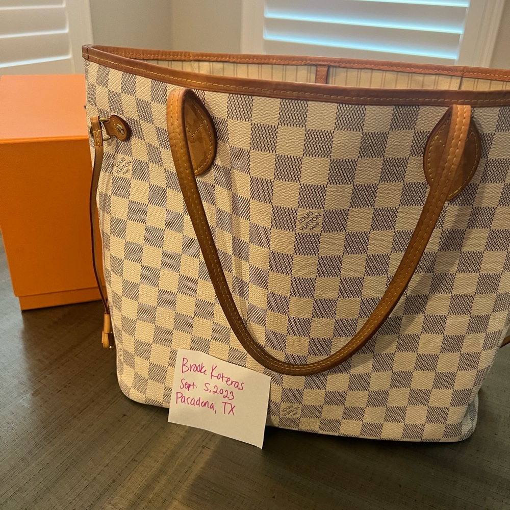 Louis Vuitton Beige Neverfull MM